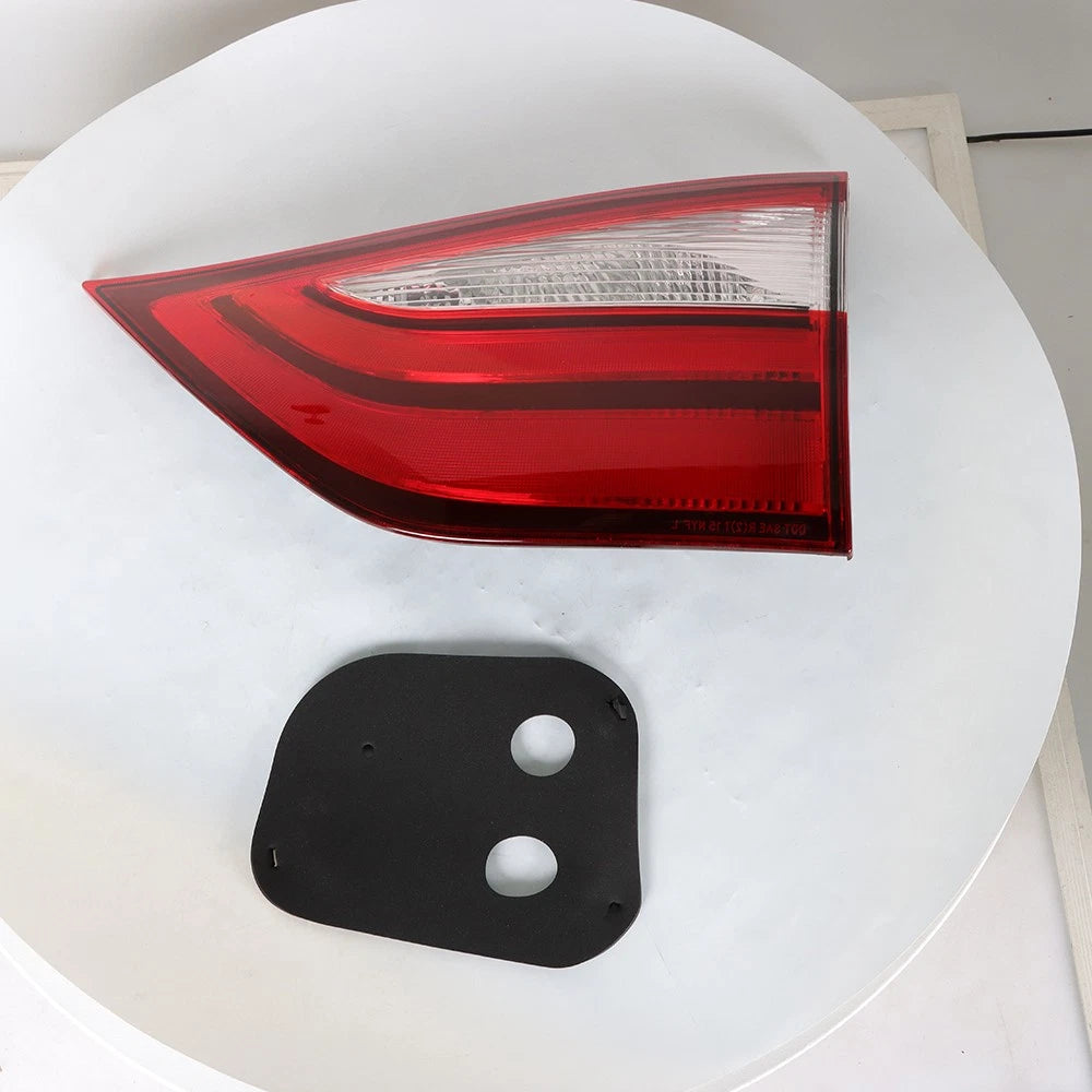 Halogen Tail Light Assembly for Toyota Sienna (2015–2017) Passenger Rear