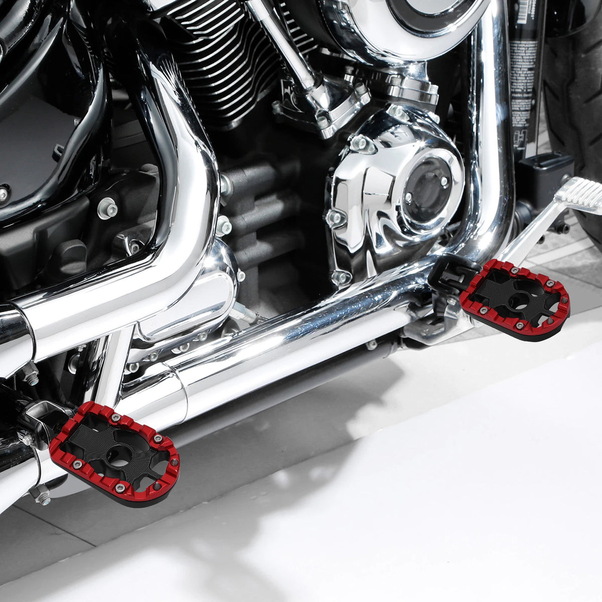 Driver & Passenger Footpegs & Bracket for Harley Softail Fat Boy Low Rider (2018–2023)