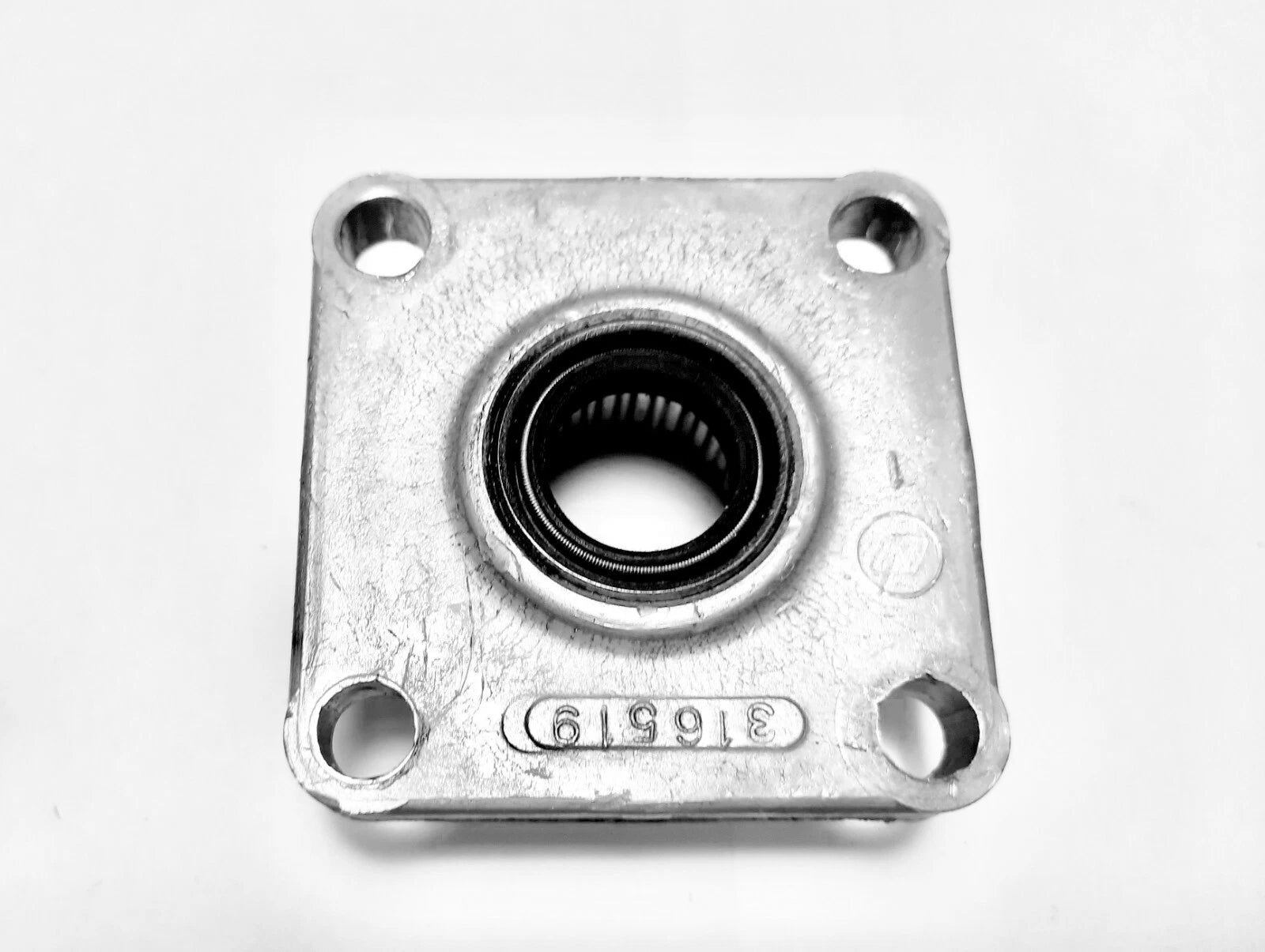 Driveshaft Housing & Seal for Johnson Evinrude V4 & V6 (0397493)