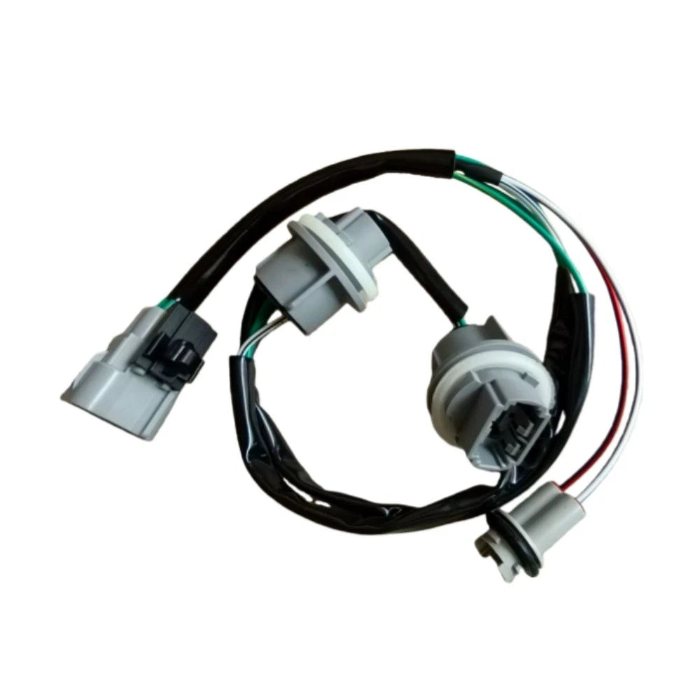 Rear Tail Light Socket Wire Harness 8155504150 for Toyota Tacoma (2005–2015)