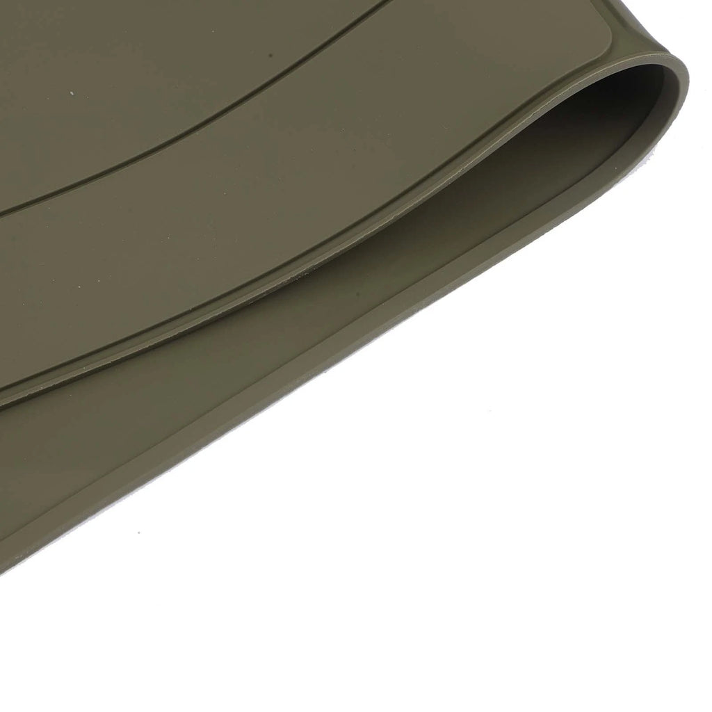 Non Slip Cleaning Mat with Magnetic Dots for Efficient Workspace