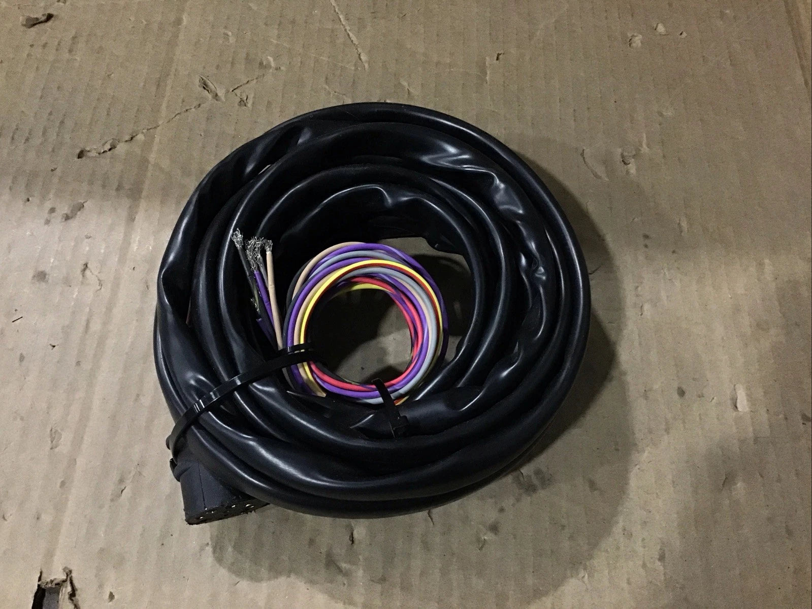 Evinrude Boat Harness 18-99447 for Sierra (Open Box)