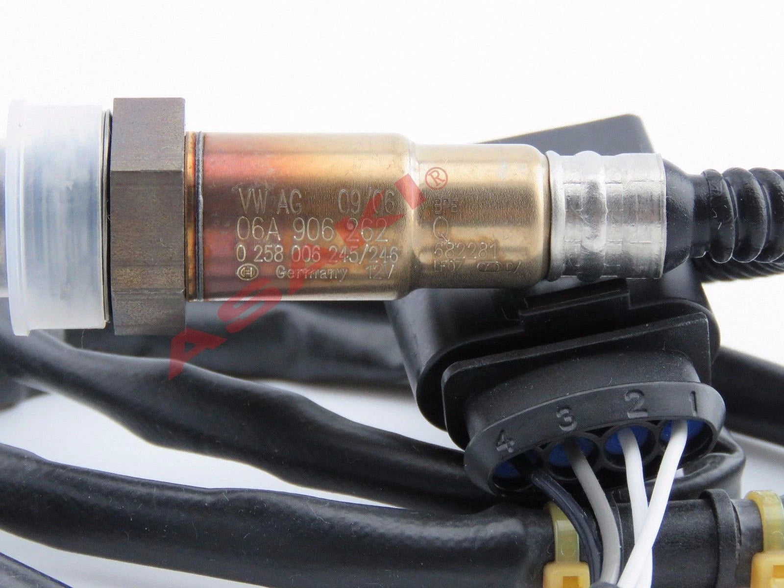 Oxygen Sensor for Audi TT, Volkswagen Golf, Jetta, Phaeton (2000–2006) 06A906262Q
