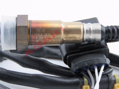 Oxygen Sensor for Audi TT, Volkswagen Golf, Jetta, Phaeton (2000–2006) 06A906262Q