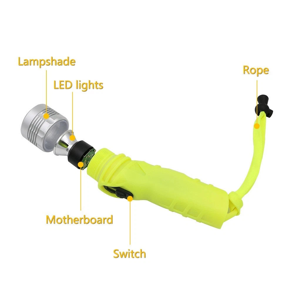 LED Diving Light for Outdoor Use (4 AA Battery)
