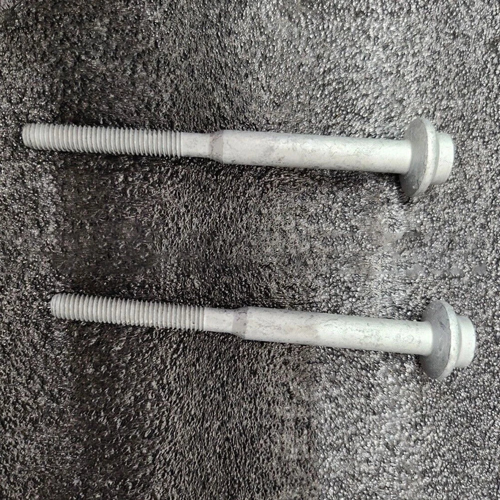 2 Injector Clamp Fixing Bolts for Skoda A6