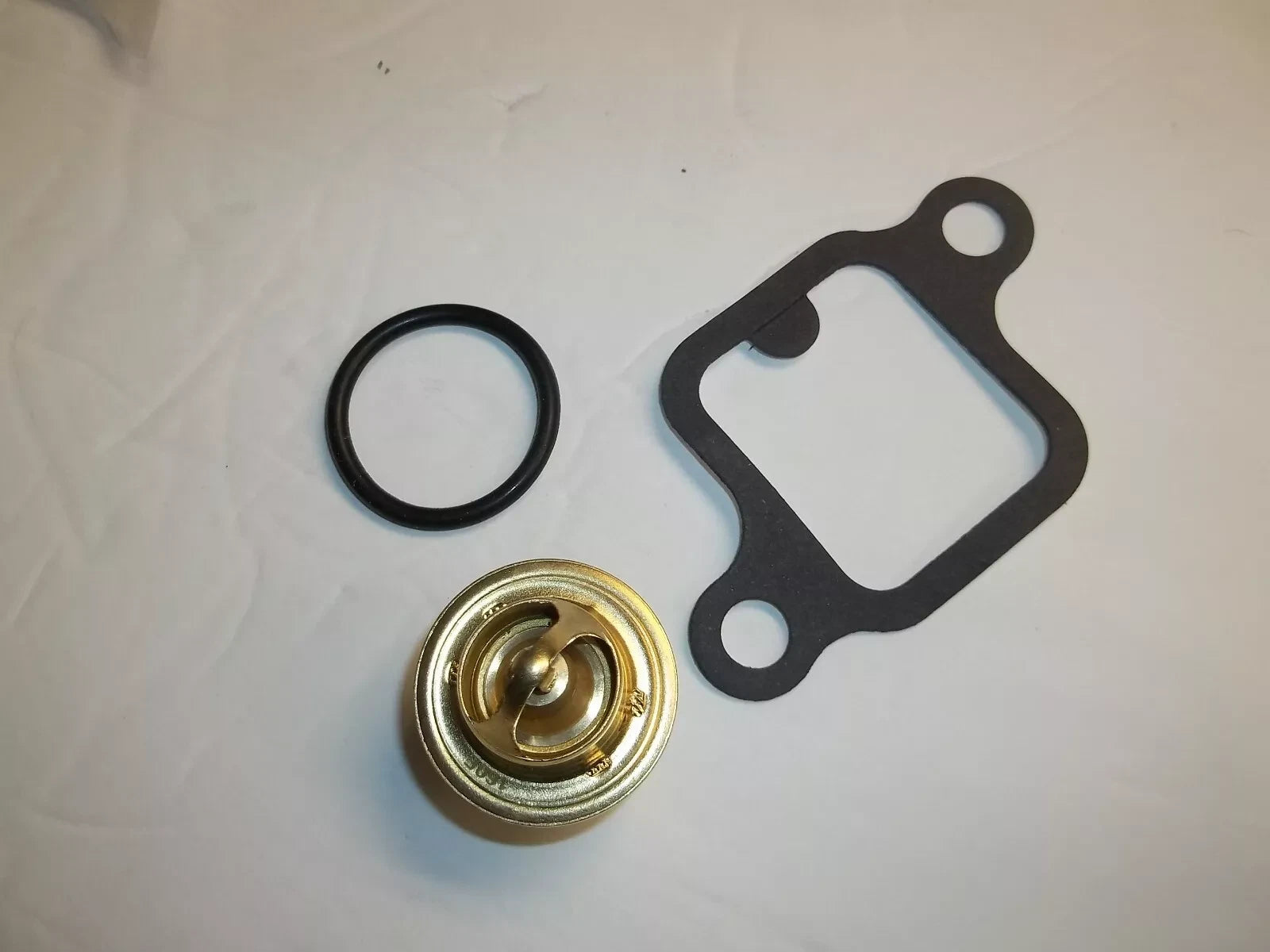 Engine Thermostat with Gasket for Volvo Penta 3.0L (Replaces 3852096)