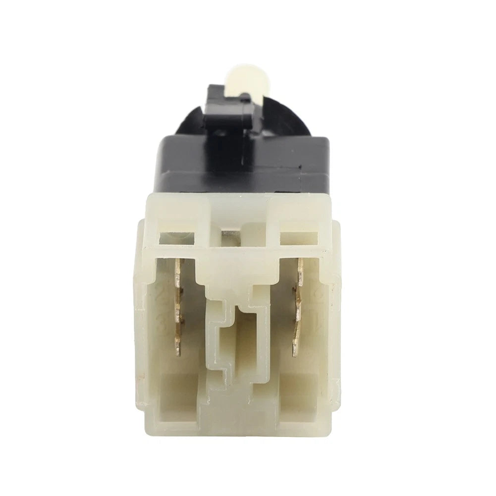 Brake Light Switch for Mercedes-Benz C230 C280 E320 ML320 ML350 (2000–2007) 0015456409