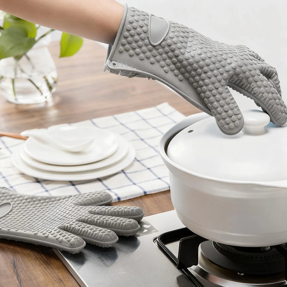 Silicone Heat Resistant Gloves for Oven Baking & BBQ (One Pair)