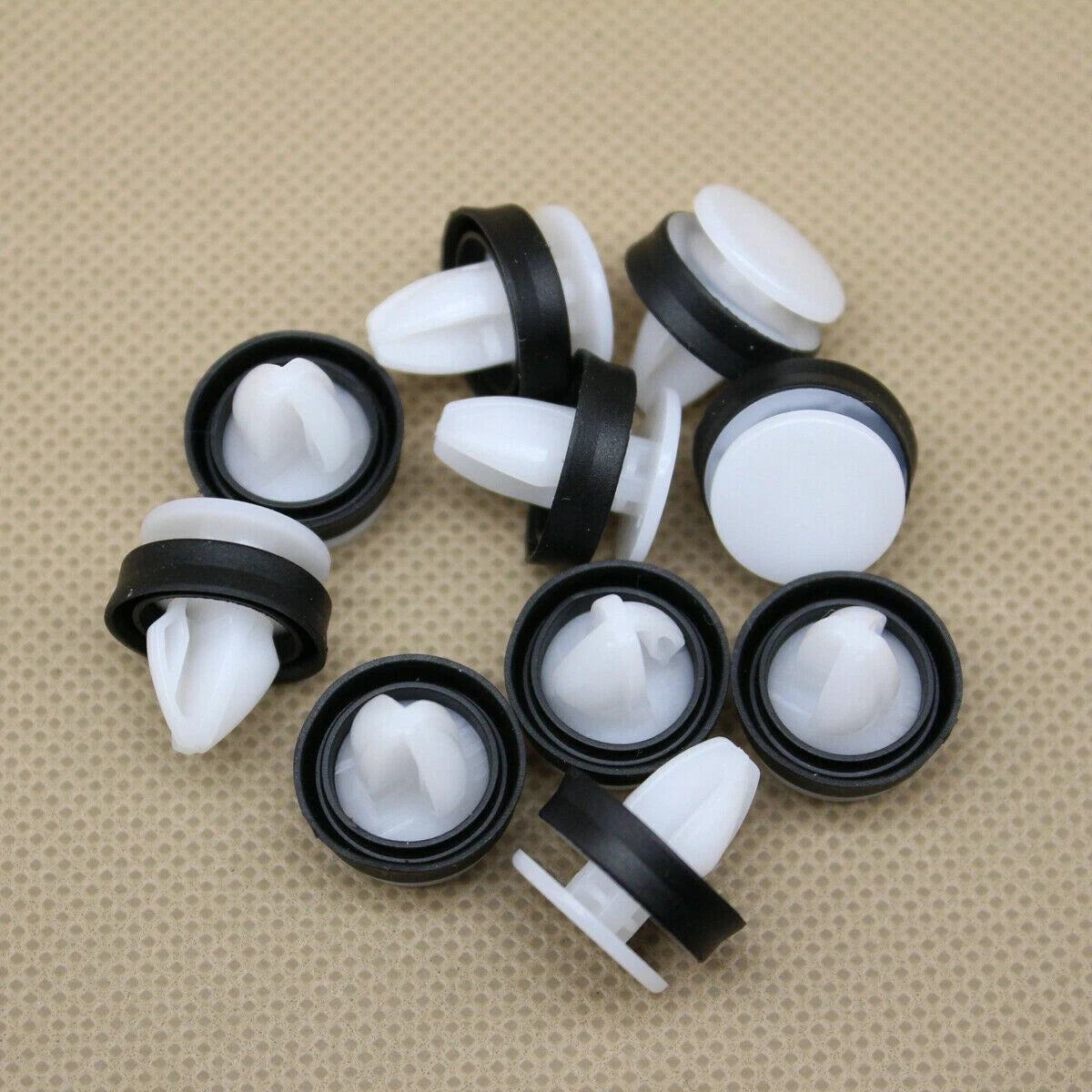 25pcs Flare Molding Clip for Ford Transit