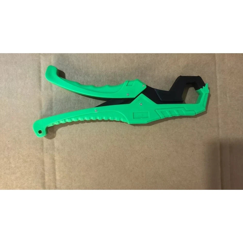 Lightweight Fish Gripping Tool for Bass Trout