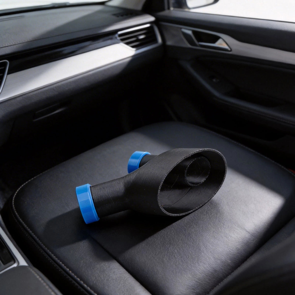 Automotive Cleaning Tool for Blow and Vacuum Functions