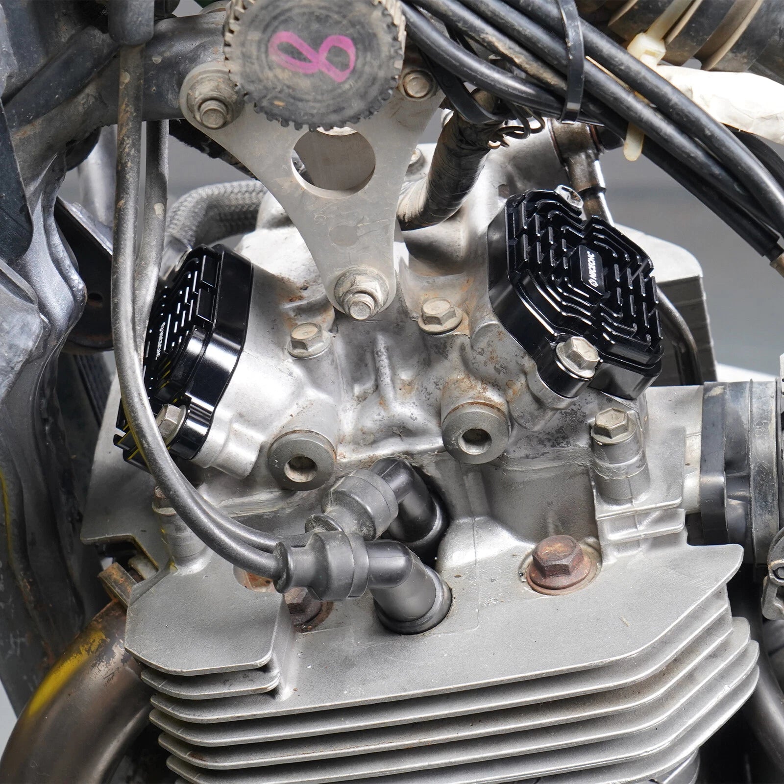 Finned Engine Valve Covers w/Ring for Suzuki DR650S DR650SE (1996–2024)