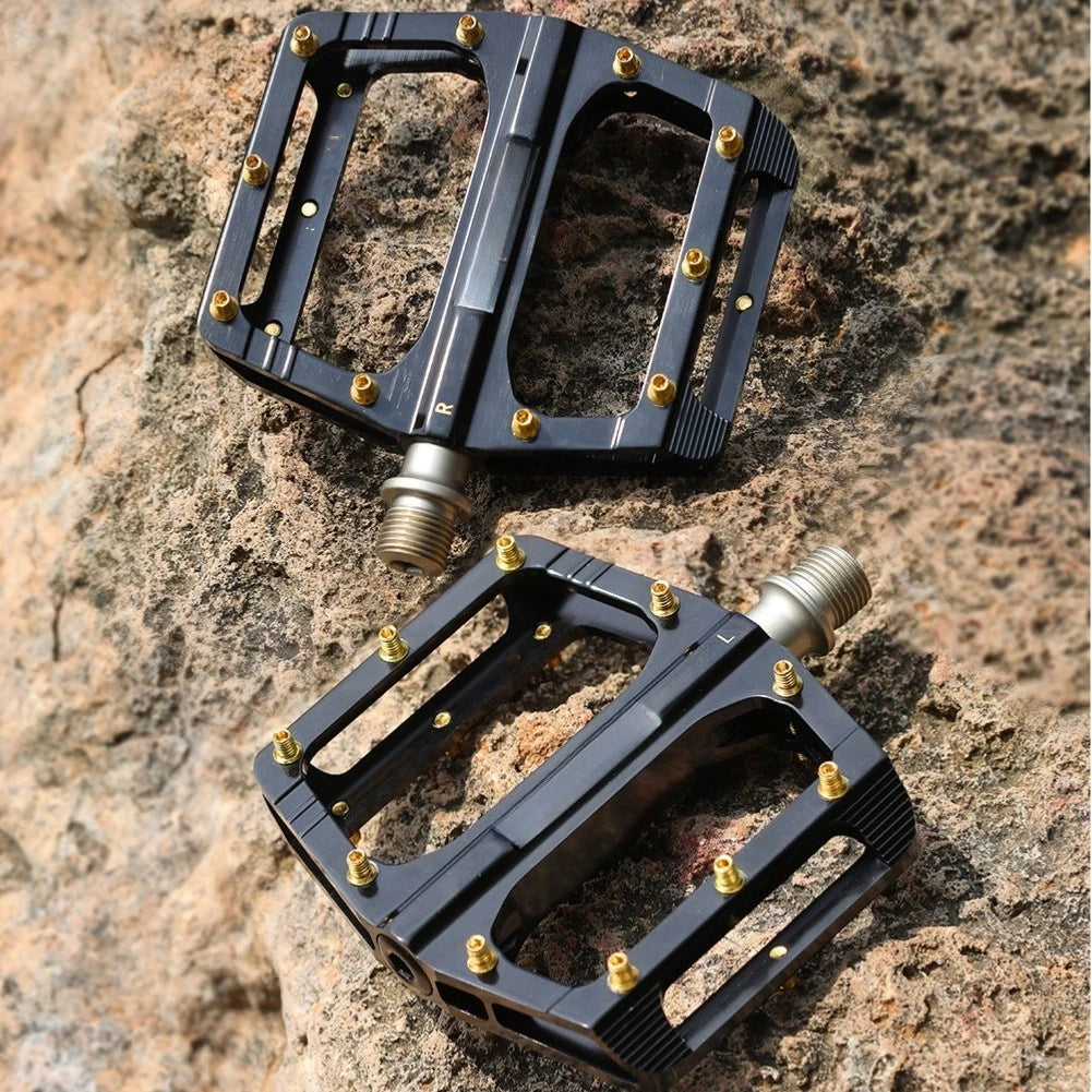 Aluminum Alloy Pedals with Anti Slip Spikes for Road and Folding Bikes