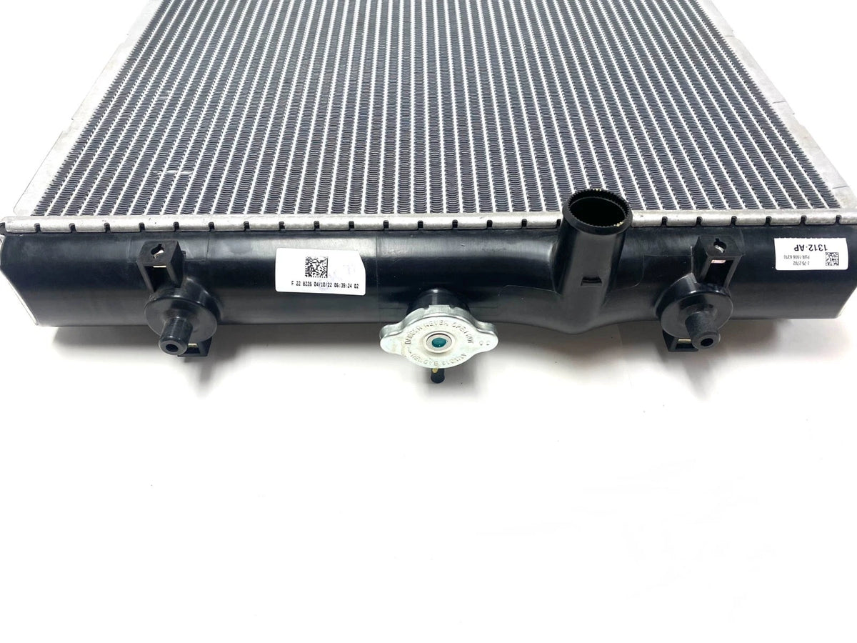 Radiator for Kubota M8540 M8560 M9540 M9960 (3C081-17100)