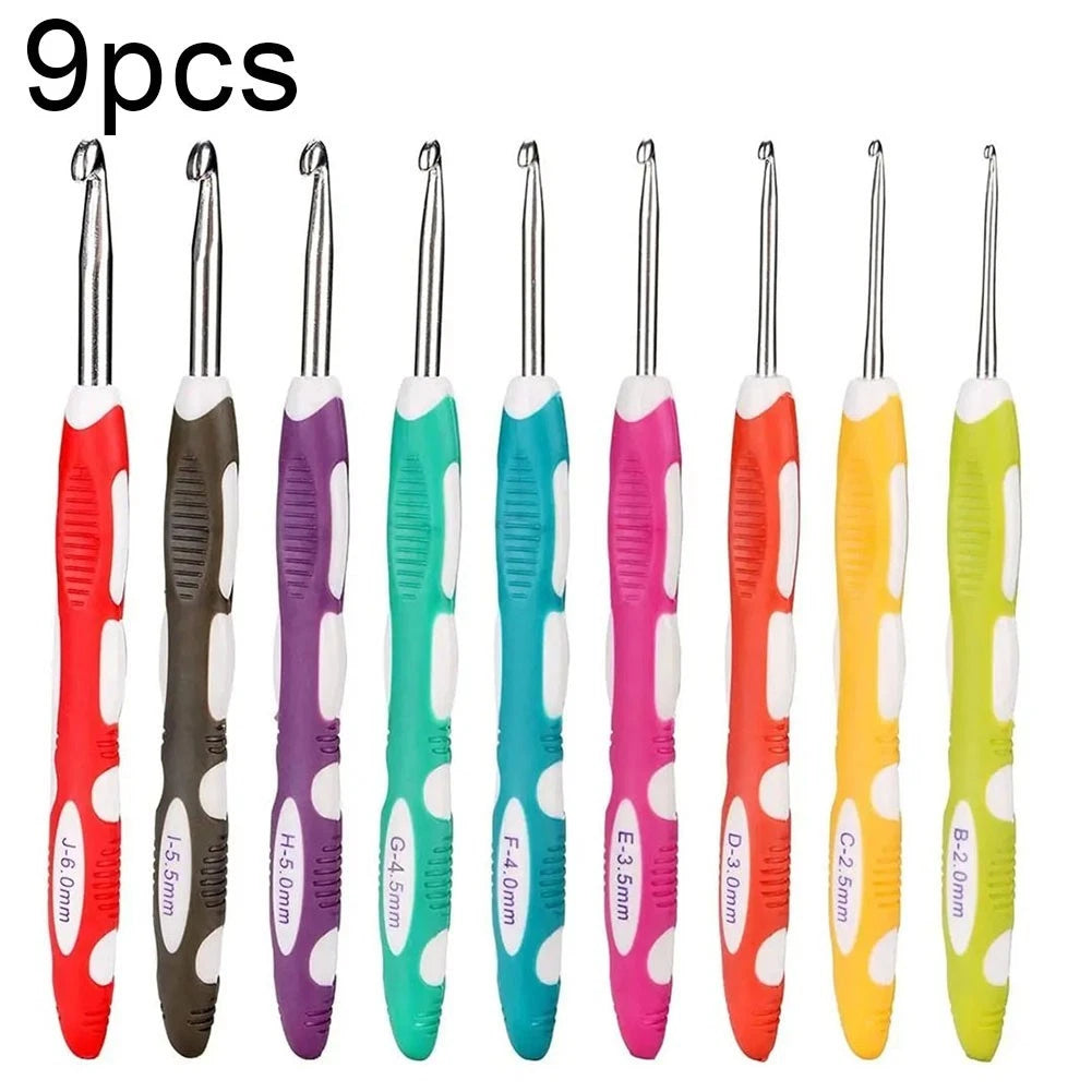 Set of 9 Ergonomic Crochet Hooks with Rubber Grip Handle