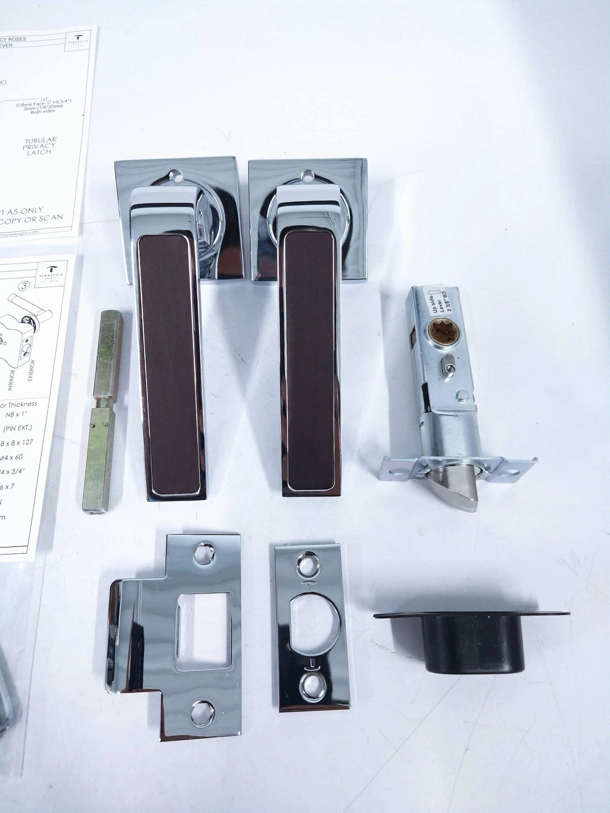 Chrome Door Lever Handle for R1530 (Turning Style Designs)