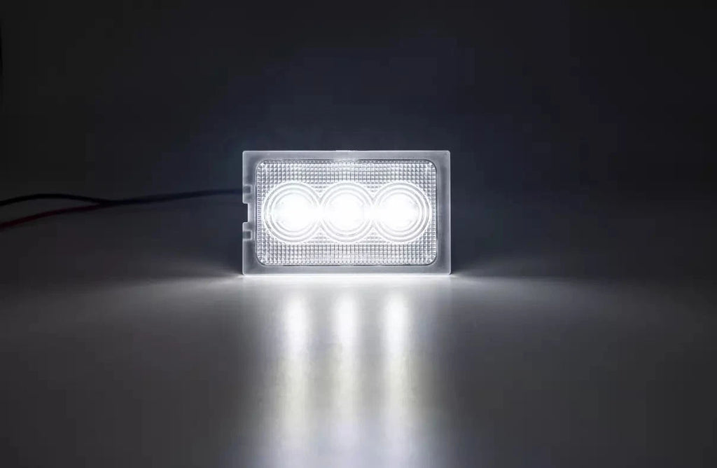 2Pcs White LED License Plate Lights for Land Rover Discovery (2005–2016)