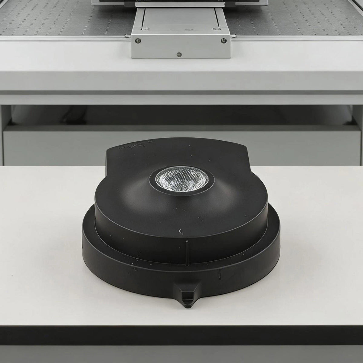 LED Microscope Light Source with Enhanced Dimming Features