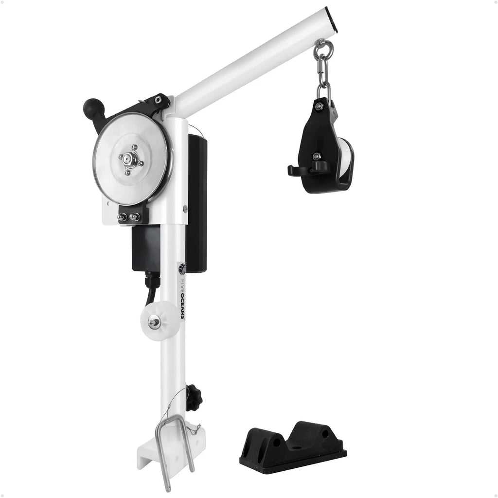 Line Hauler Pot Puller for 12V Systems (900W, 190 lb Capacity)