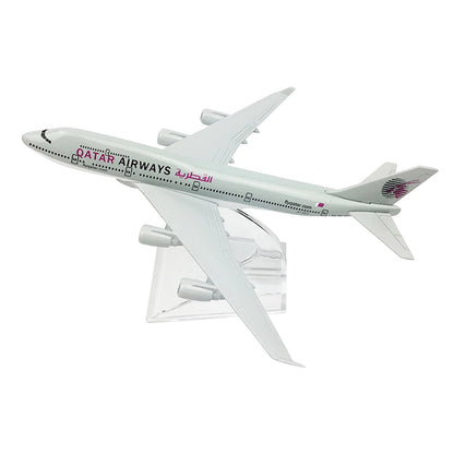 Diecast Display Model Kit for Qatar Airways B747 (1:400 Scale)