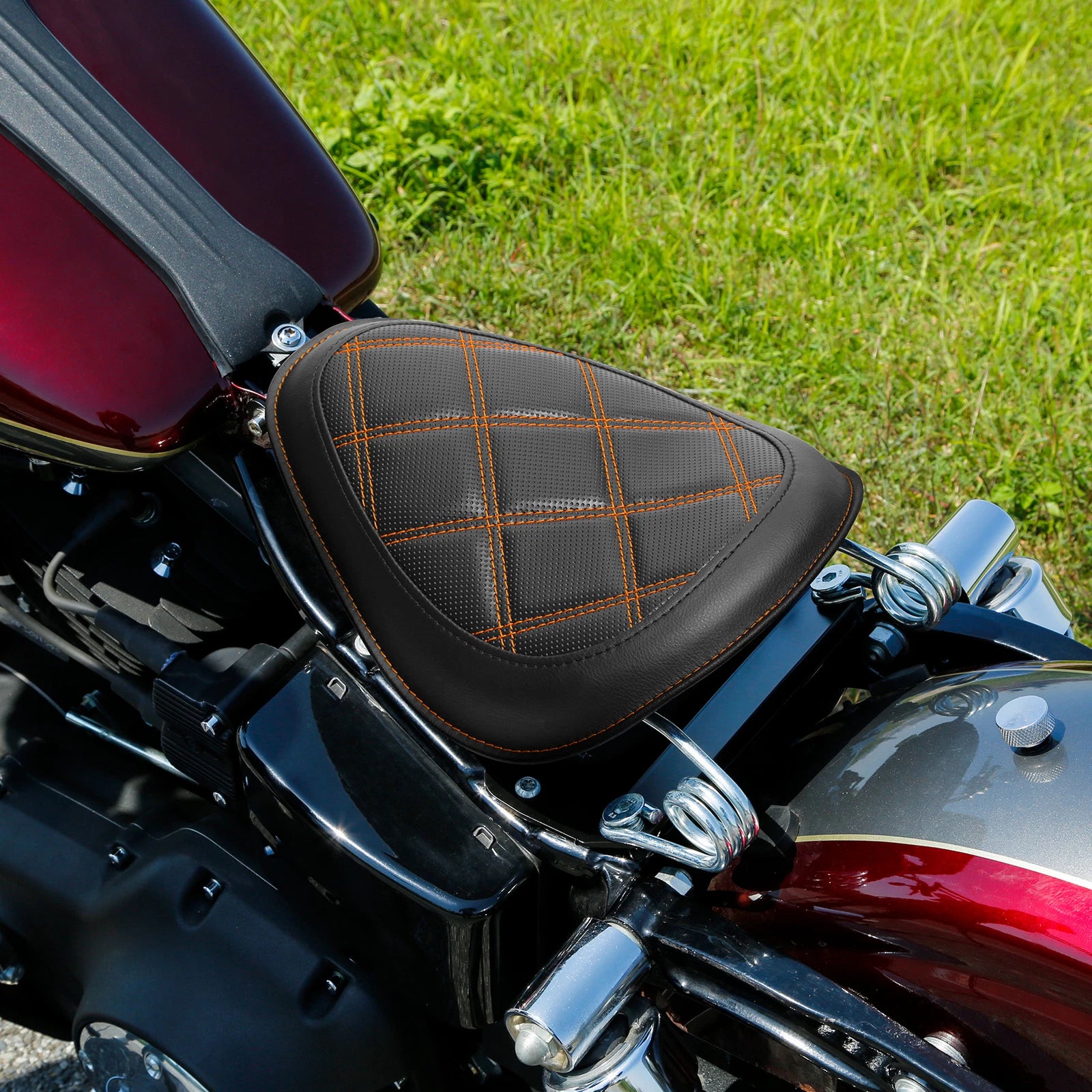 Driver Seat with Spring Bracket for Harley Dyna Low Rider Super Glide (2007–2017)