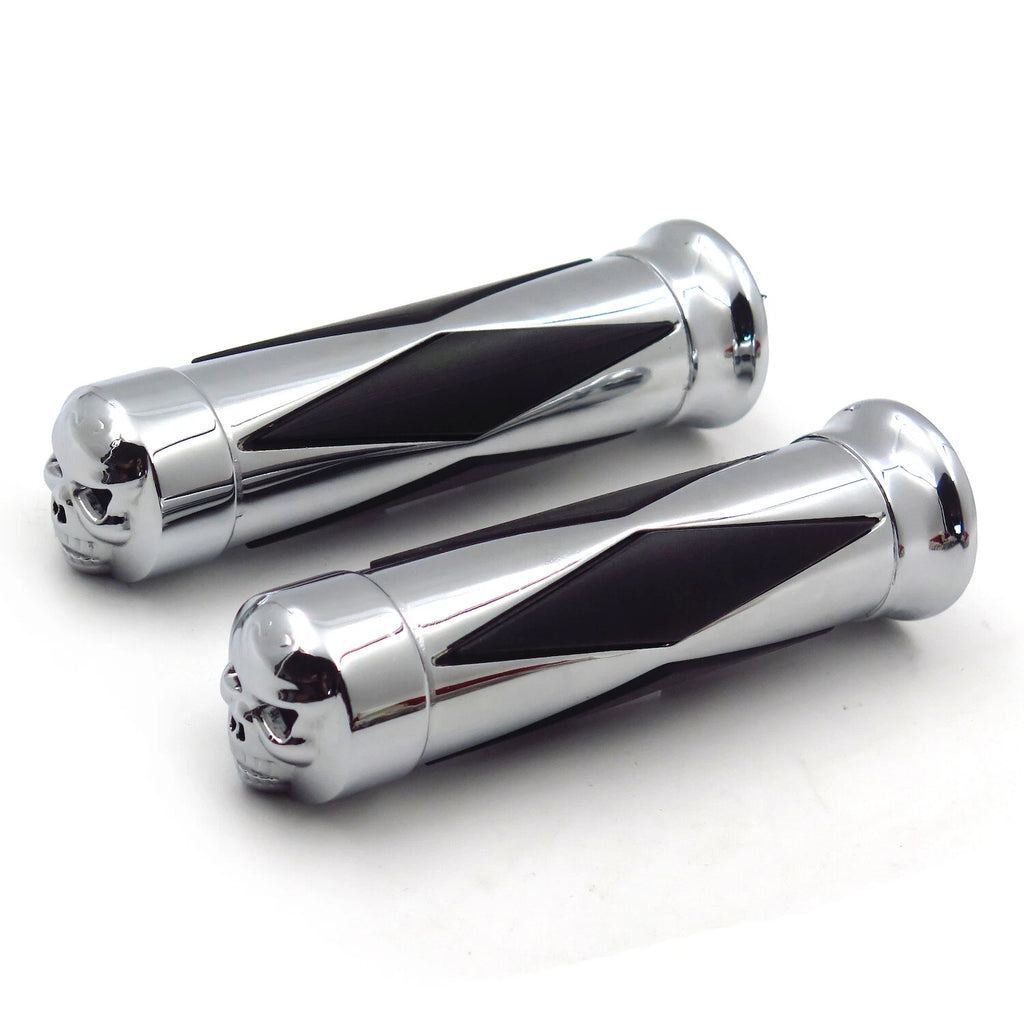 7/8" Handlebar Grips for Harley Softail (2000–2023) - Chrome