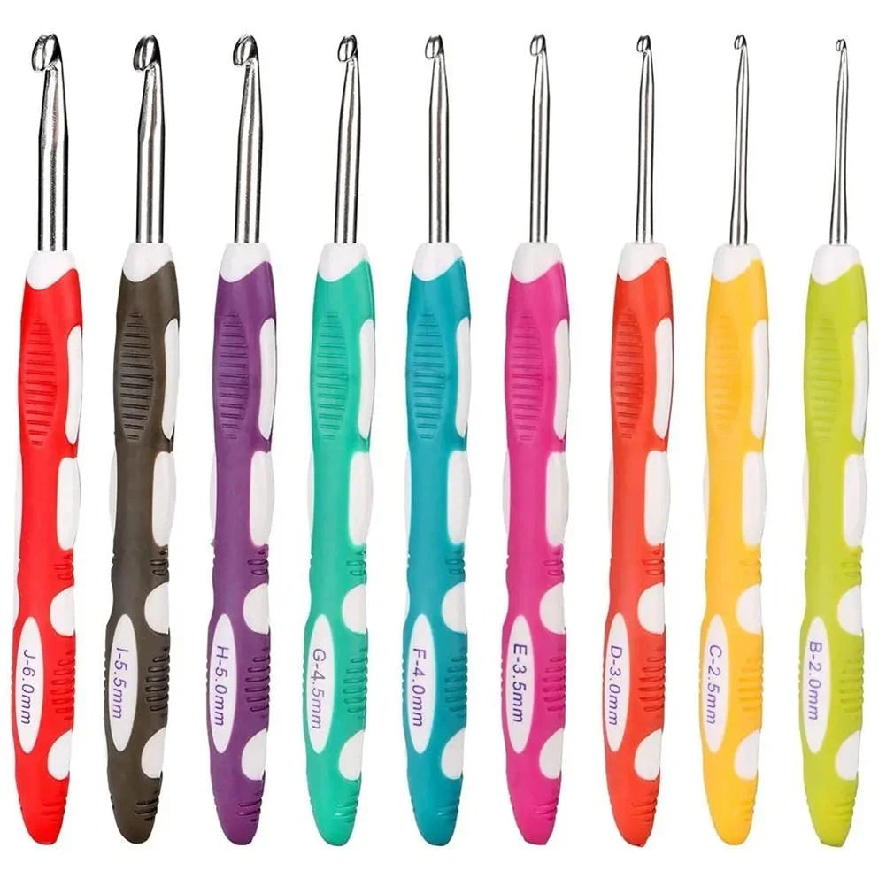 Set of 9 Ergonomic Crochet Hooks with Rubber Grip Handle