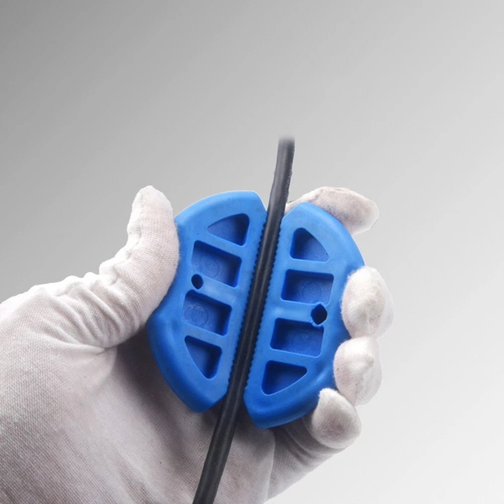 Non-slip Wire Puller with Rubber Grip for Universal Use