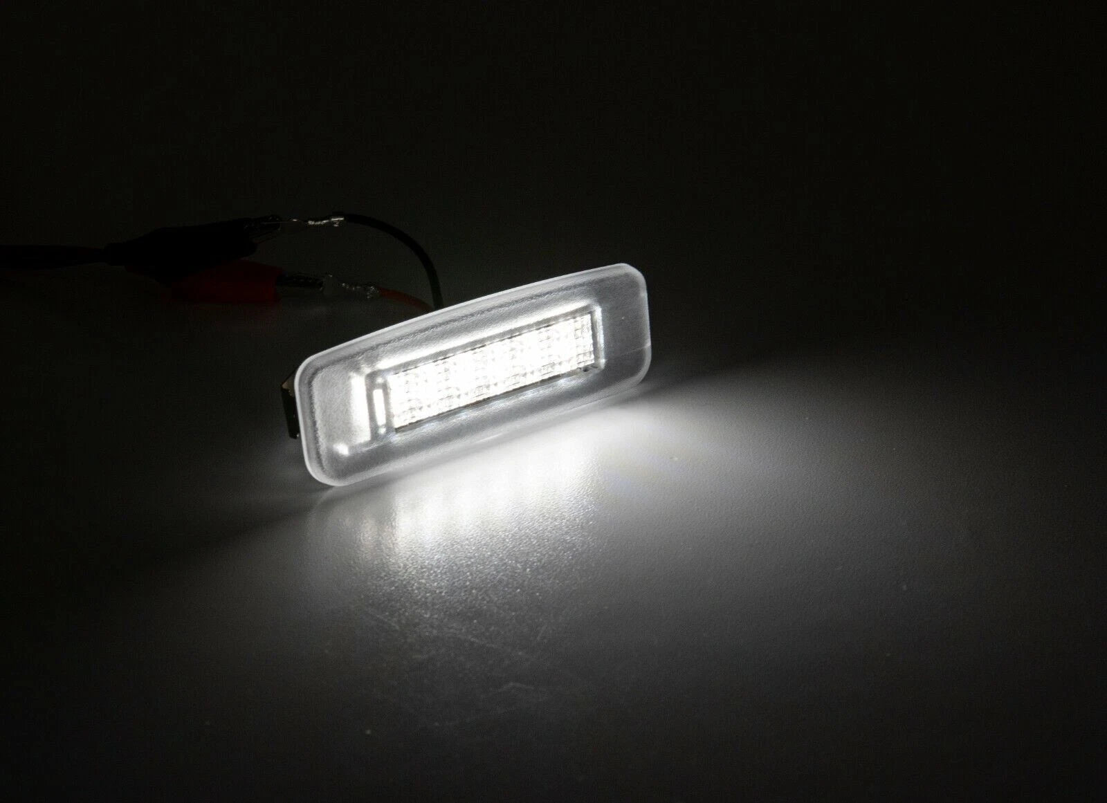 Pair of 18 SMD White LED License Plate Light Lamps for Ford Focus MK1 (1998–2005)