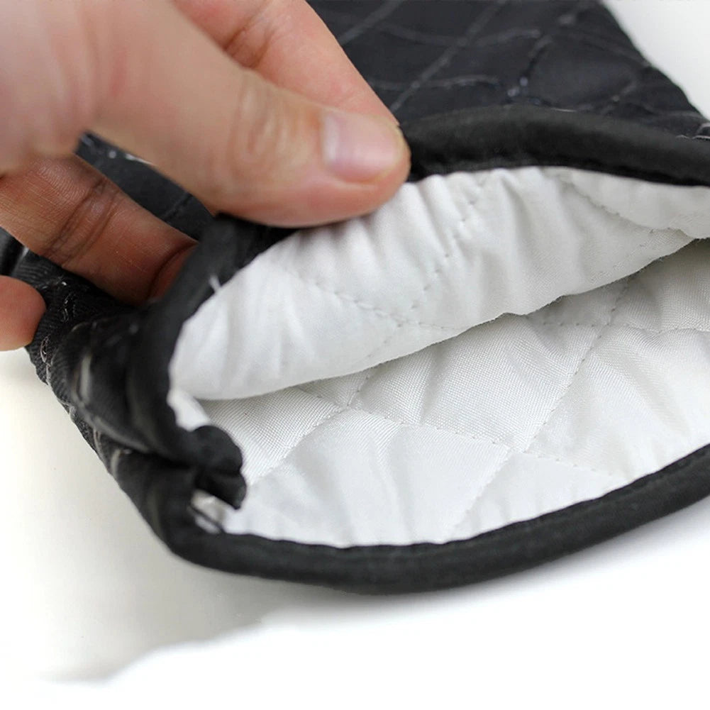 Silicone Heat Resistant Gloves for Kitchen Use (Universal Fit)