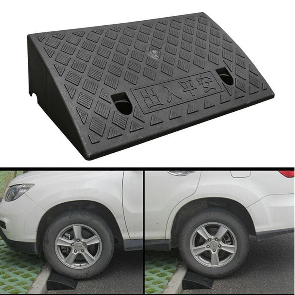 Smooth Transitioning Plastic Kerb Ramp with Non-Slip Features (120mm)