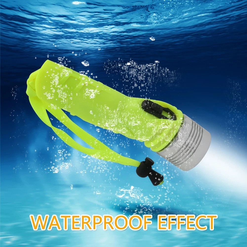 LED Diving Light for Outdoor Use (4 AA Battery)
