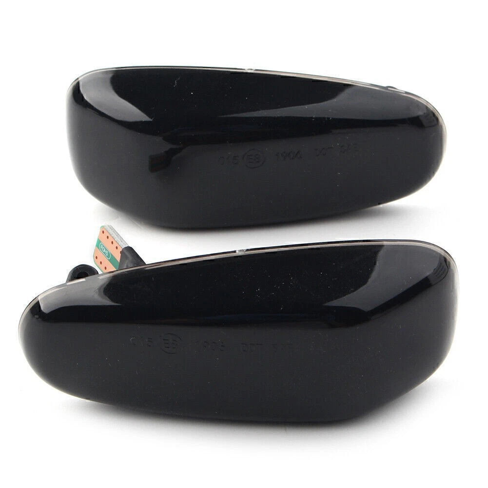 LED Dynamic Side Turn Signal Light for Mercedes Benz C-Class W203 (2001–2007)