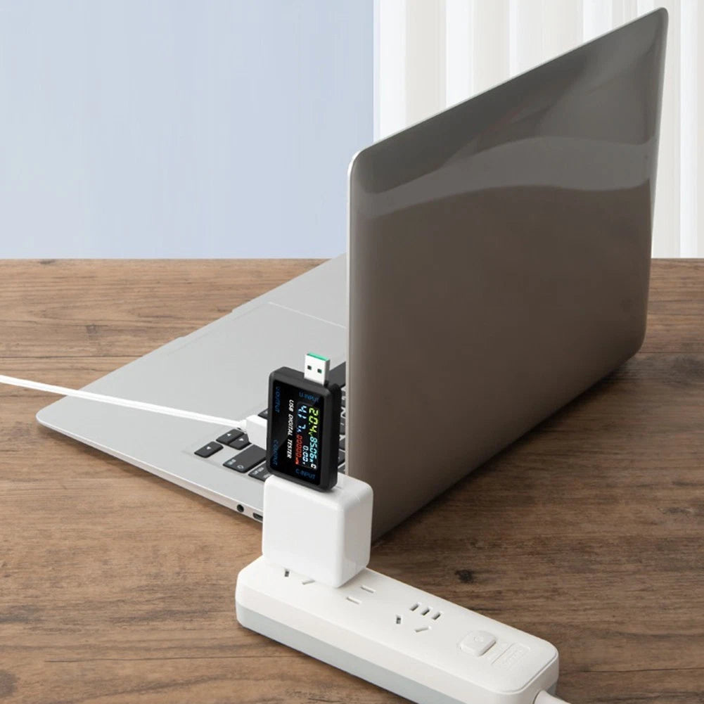 USB C digital voltmeter for fast charging protocols detection