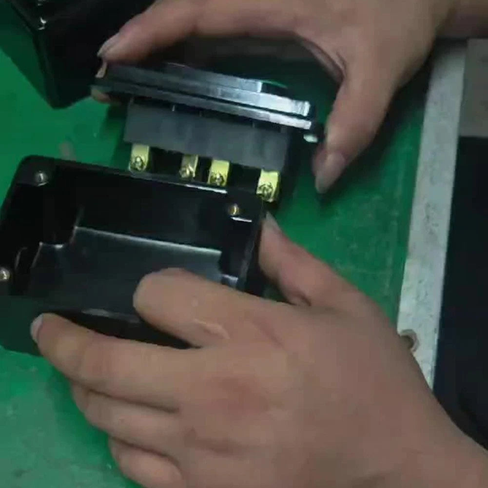Push Button Switch Box for Machine Tool Power Control (LA4 2H 3H)