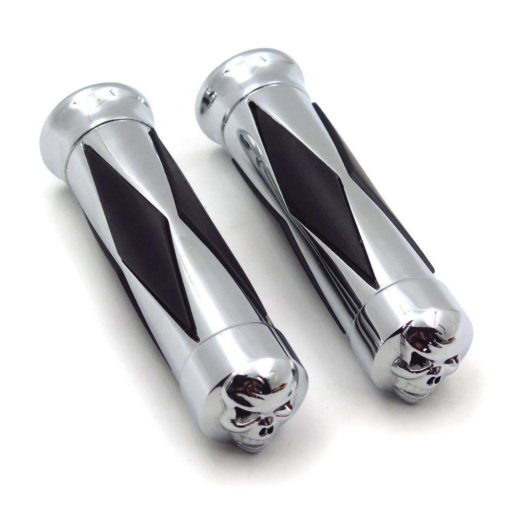 7/8" Handlebar Grips for Harley Softail (2000–2023) - Chrome
