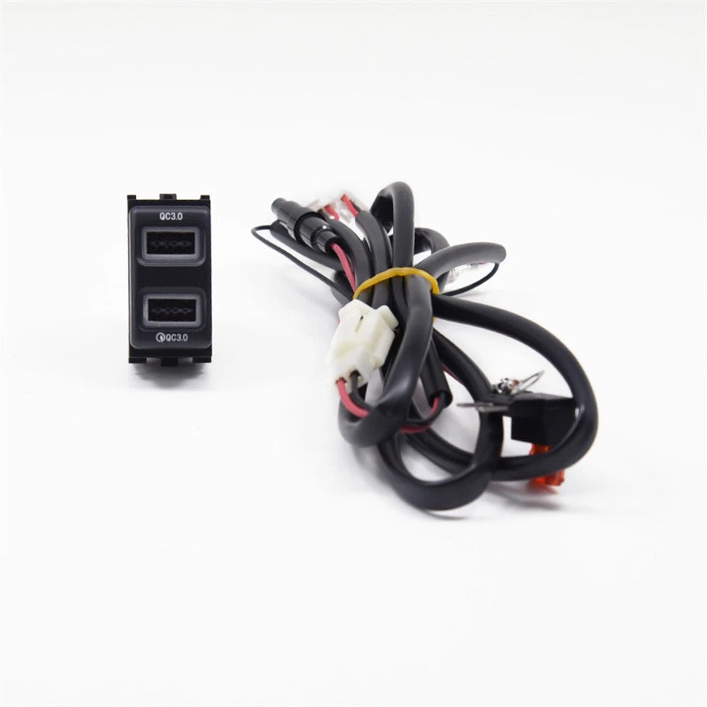 18W Dual USB Car Charger QC3.0 for Nissan Pathfinder (2005–2010)
