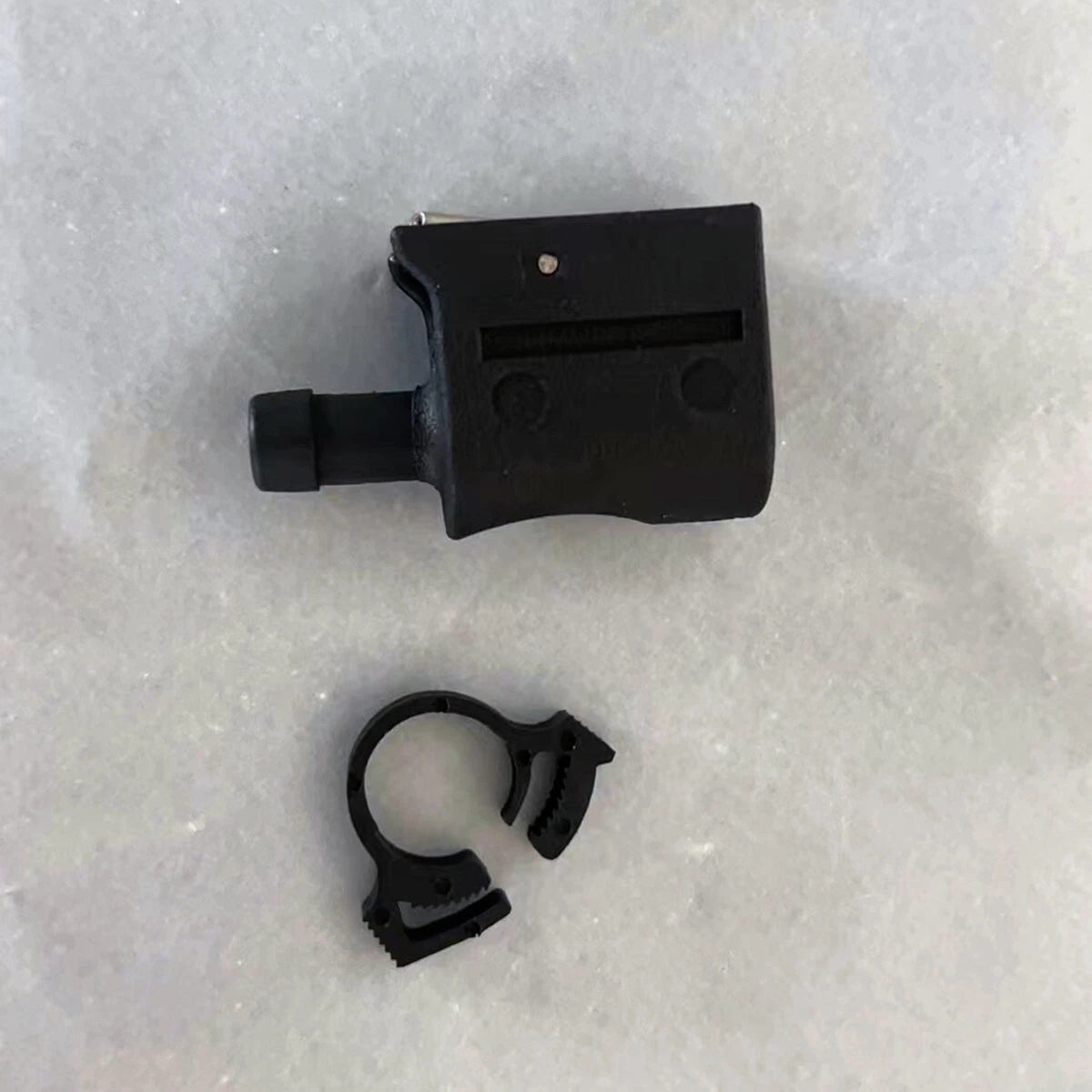 Engine End Fuel Line Connector for Mercury Mariner (22-13563Q3)