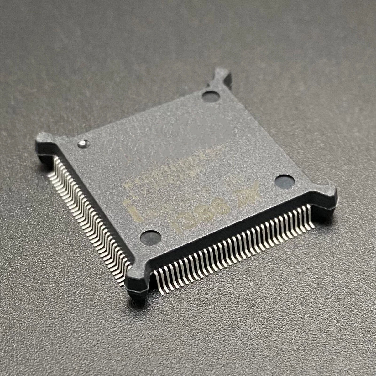 Intel NT80386DX33 CPU Processor for i386DX (NOS, 33MHz, QFP132)