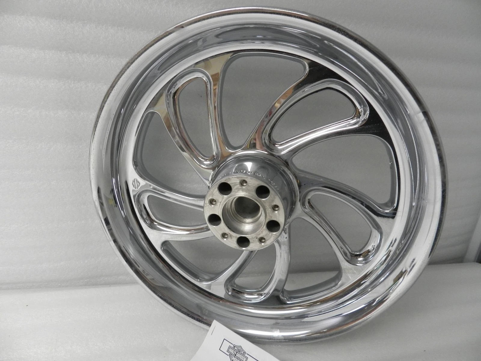 OEM Chrome Front Wheel Blade for Harley-Davidson Softail (2007–Present)