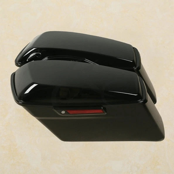 Saddlebag Black with Chrome Conversion Bracket for Harley Softail Fatboy (1984–2017)
