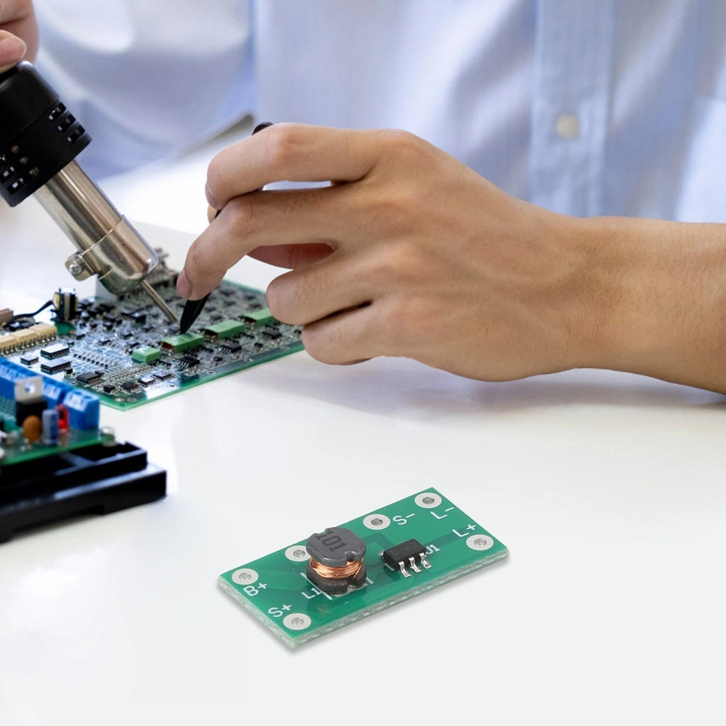 2V Solar Circuit Board with Integrated Light Control for Outdoor Use