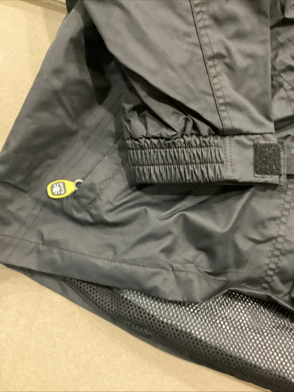 Captains Jacket for Calcutta WMCSJ-L (Waterproof, Breathable, Black, Large)