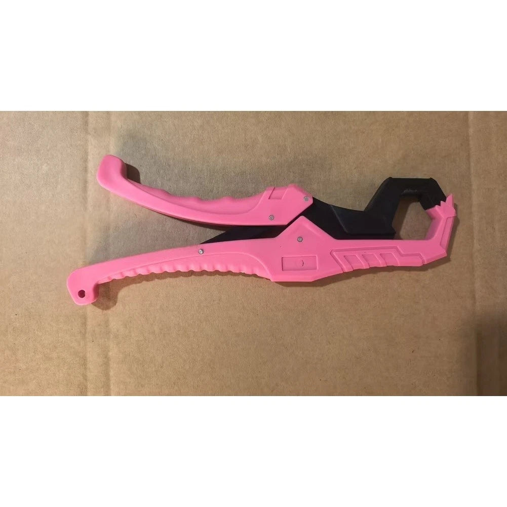 Lightweight Fish Gripping Tool for Bass Trout