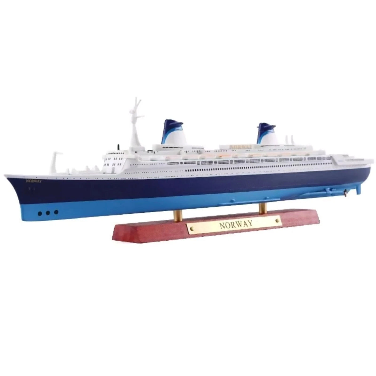 RMS Norway Cruise Ship Model 1/1250 Scale (25.5cm)