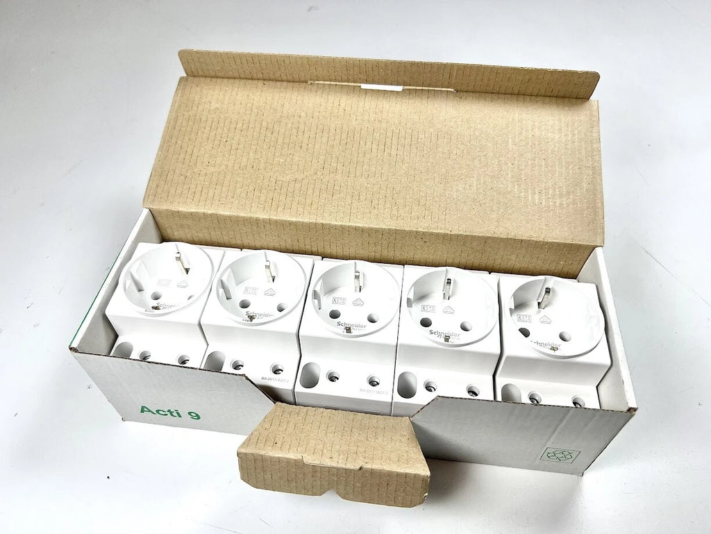 5 Pack Schneider Electric A9A15310 2P + T DIN Socket 16A 250V