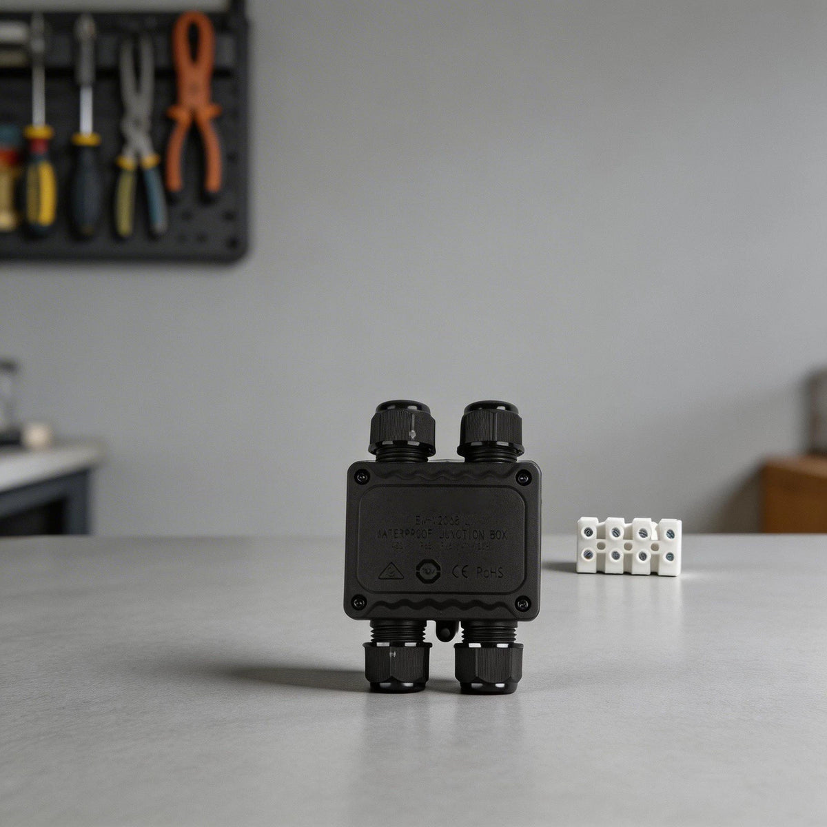 4-Way Waterproof Junction Box Connector for Outdoor Use (IP68 Rated)