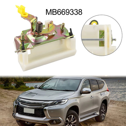 Rear Boot Door Handle for Mitsubishi NM (2000–2004)