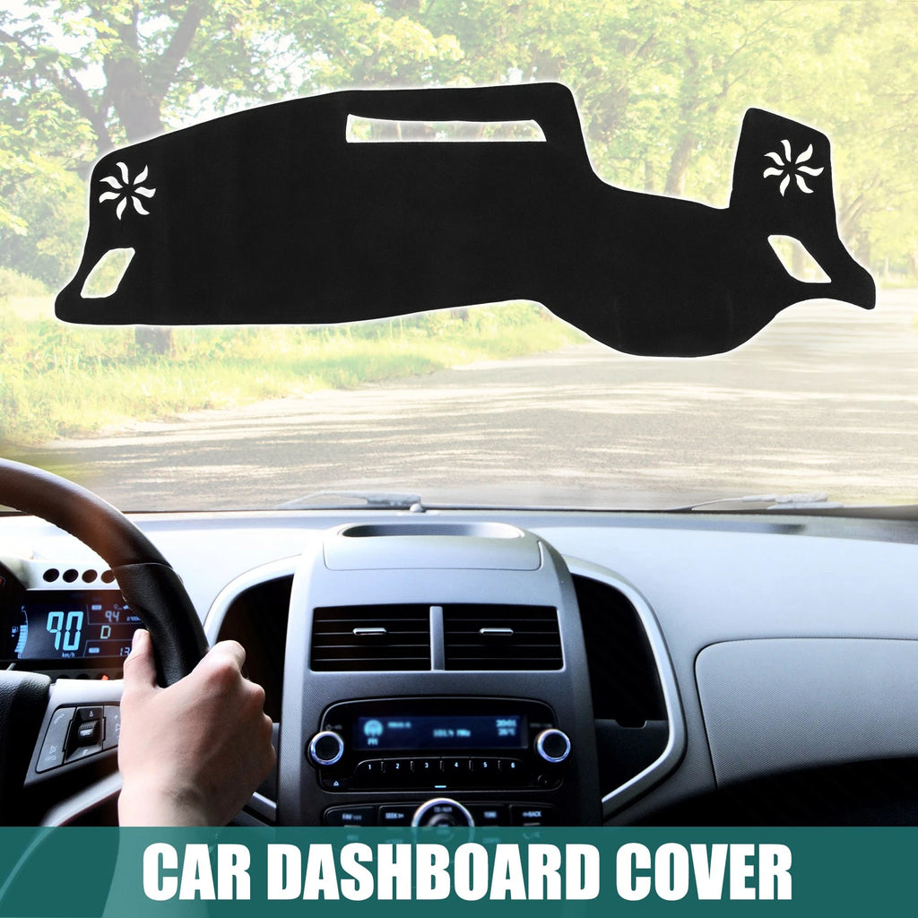Dashboard Cover Black Non-Slip for Mitsubishi Outlander (2021–2023)